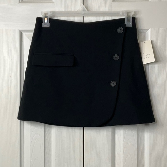 A New Day Women's Tailored Mini
Skirt, Size 6 - Picture 4 of 8